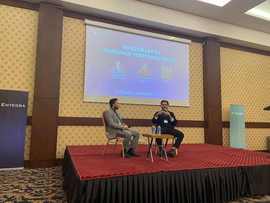 Denizli etkinliğinde sahnede panel oturumu